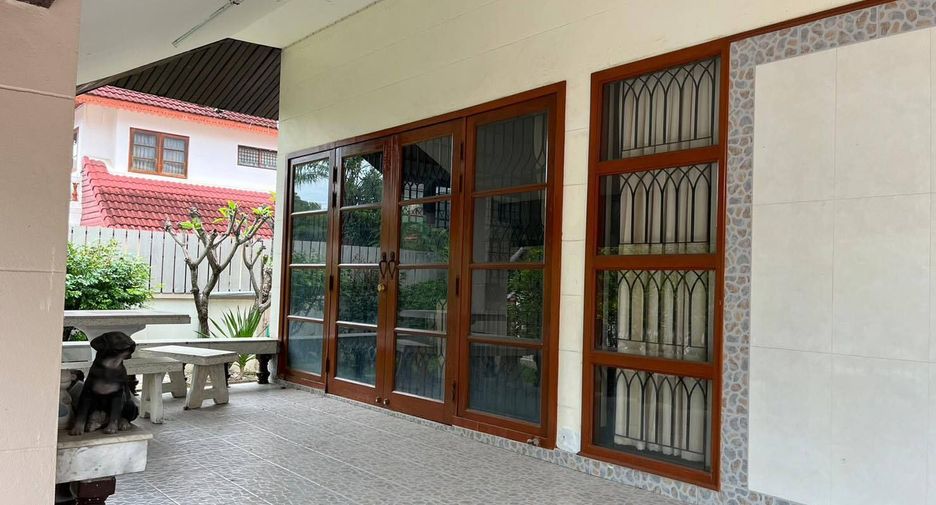 For sale 5 bedrooms house in Mueang Chiang Mai, Chiang Mai