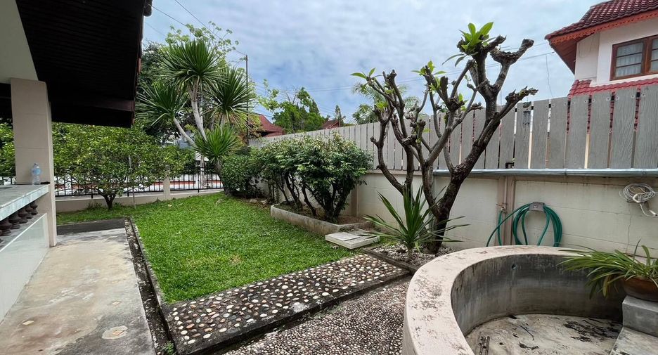 For sale 5 bedrooms house in Mueang Chiang Mai, Chiang Mai