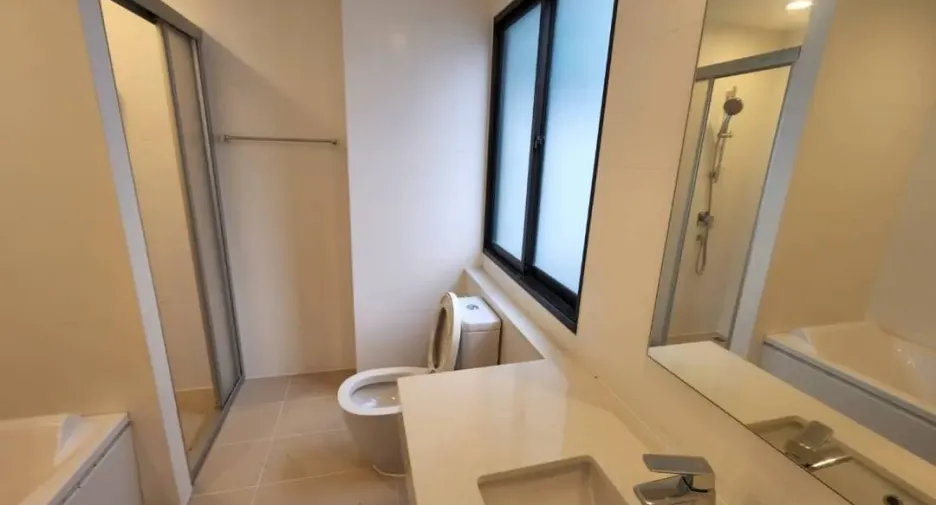 For sale 4 bedrooms house in Prawet, Bangkok