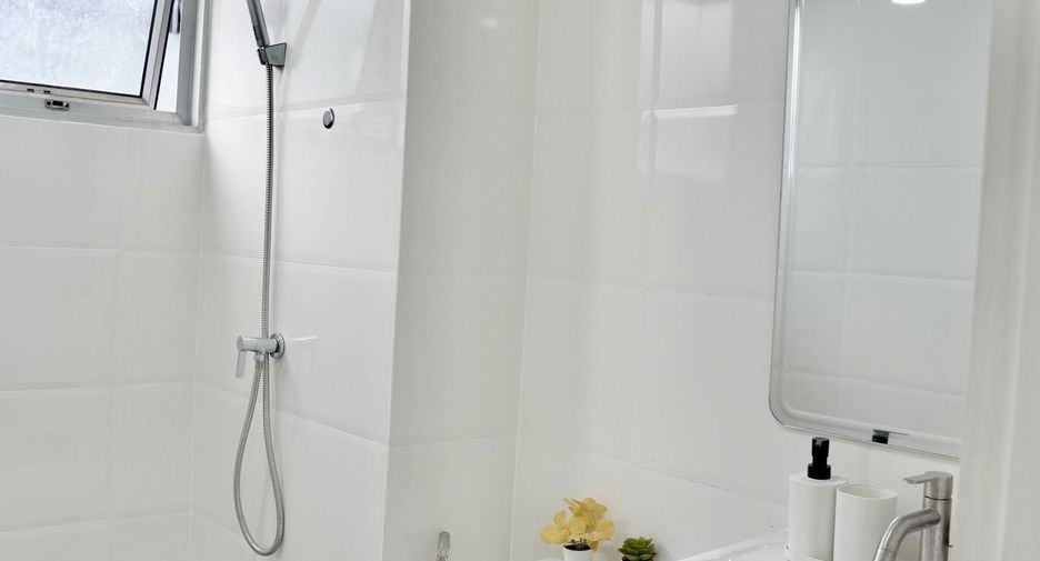 For sale studio condo in Bang Phlat, Bangkok