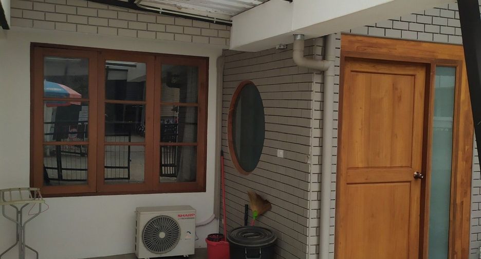 For rent 2 bedrooms townhouse in Mueang Chiang Mai, Chiang Mai