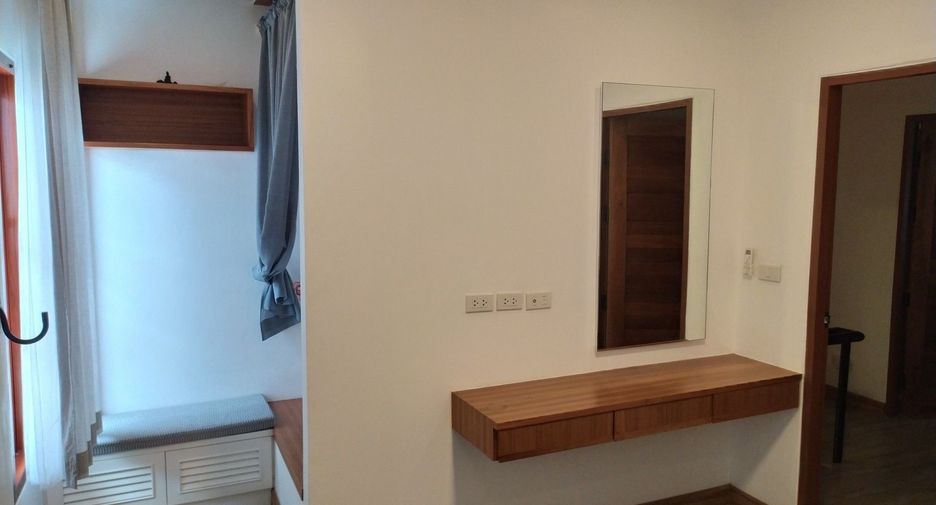 For rent 2 bedrooms townhouse in Mueang Chiang Mai, Chiang Mai