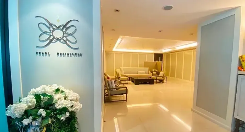 For sale 1 bed condo in Khlong Toei, Bangkok