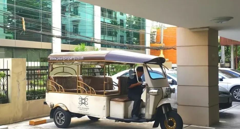 For sale 1 bed condo in Khlong Toei, Bangkok