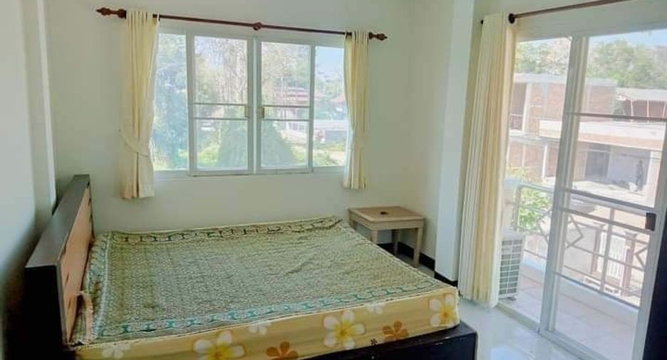 For rent 4 bedrooms house in Saraphi, Chiang Mai