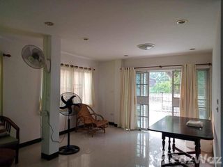 À louer 4 chambres maison à Saraphi, Chiang Mai