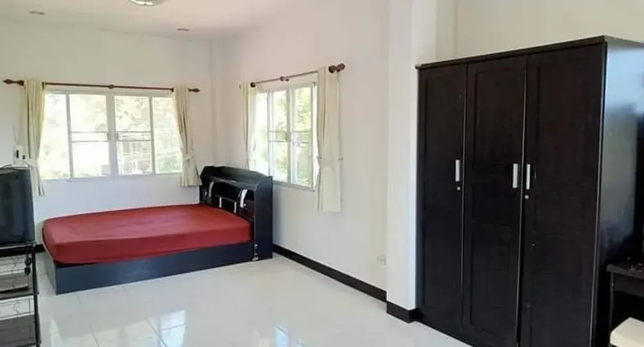For rent 4 bedrooms house in Saraphi, Chiang Mai
