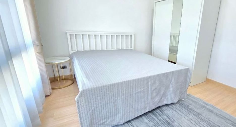 For rent 4 bedrooms house in Saraphi, Chiang Mai