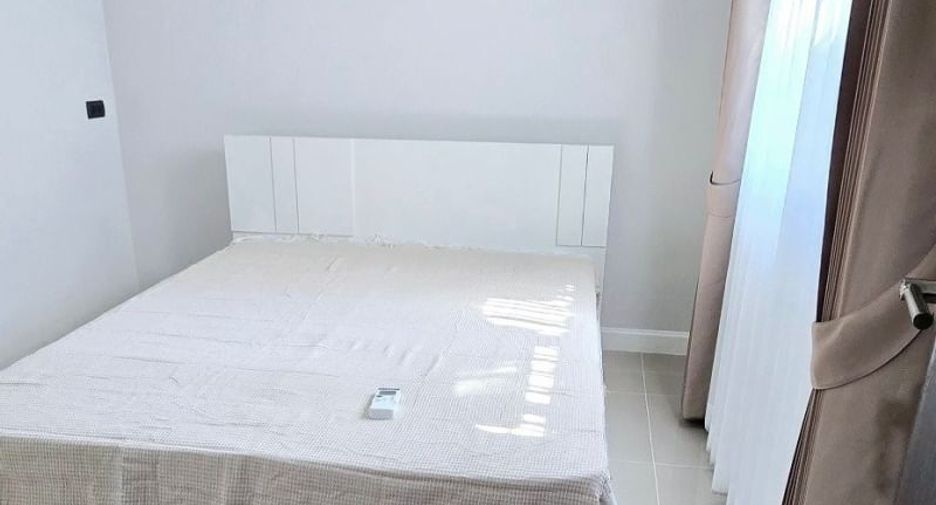 For rent 4 bedrooms house in Saraphi, Chiang Mai