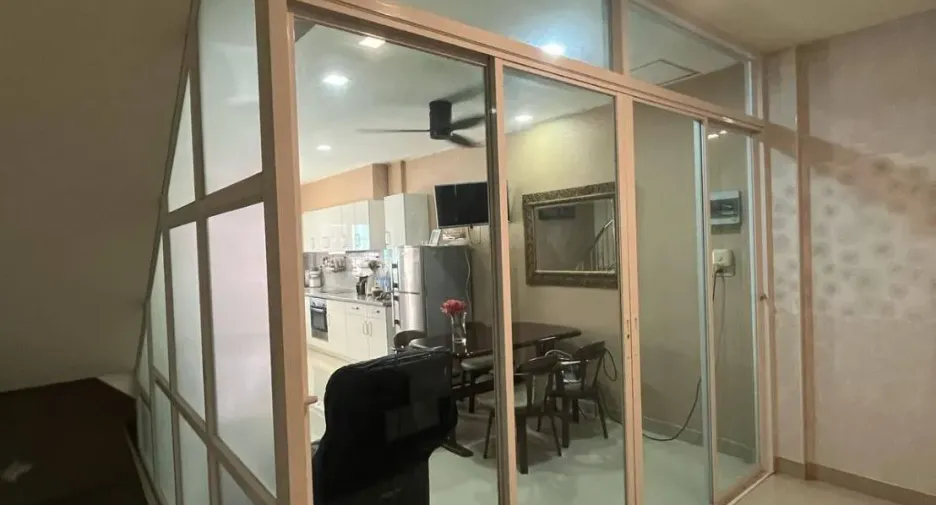For rent 3 bedrooms townhouse in Hua Hin, Prachuap Khiri Khan