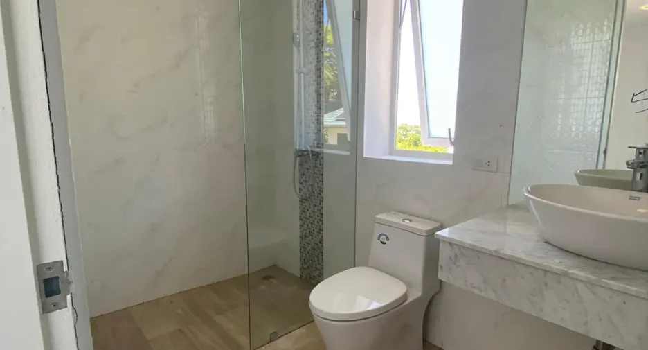 For sale 6 bedrooms house in Ko Samui, Surat Thani