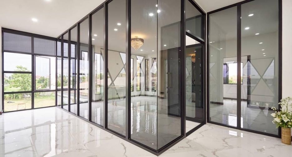 Local comercial en venta de 3 habitaciones en San Sai, Chiang Mai