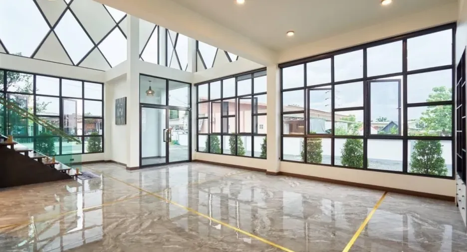 Local comercial en venta de 3 habitaciones en San Sai, Chiang Mai
