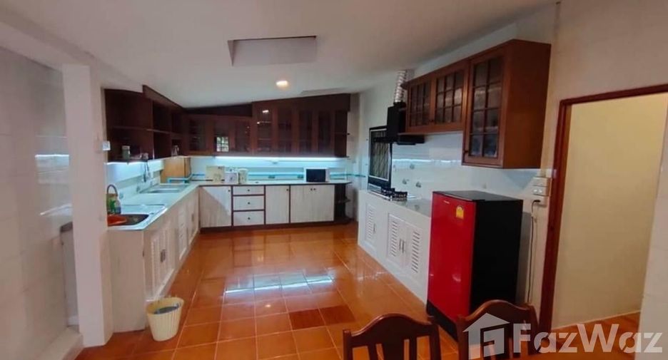 For rent 3 bedrooms house in Mueang Chiang Mai, Chiang Mai