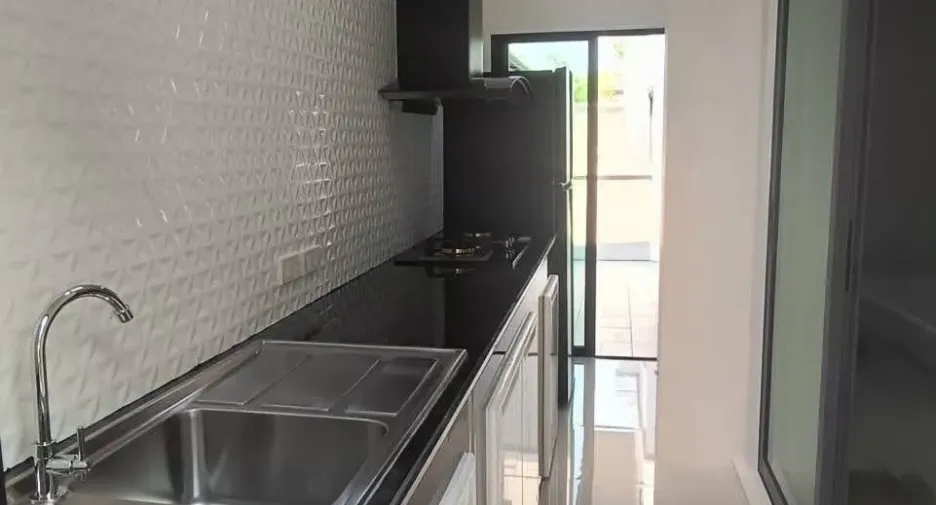 Casa en alquiler de 4 habitaciones en Saraphi, Chiang Mai