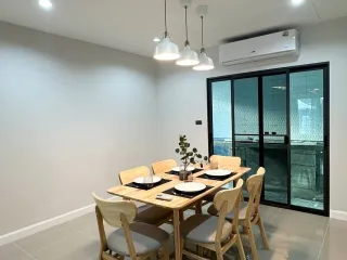 For rent 4 bedrooms house in Saraphi, Chiang Mai
