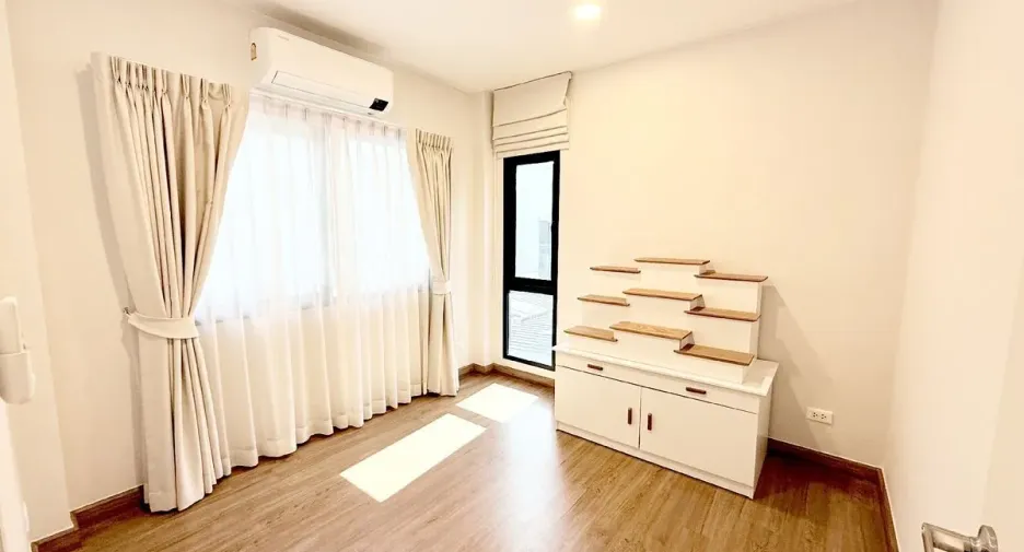 For sale and for rent 3 bedrooms house in Bang Phli, Samut Prakan
