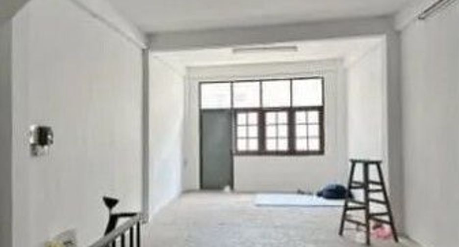For sale そして for rent 8 ベッドルーム townhouse in Bang Kho Laem, Bangkok