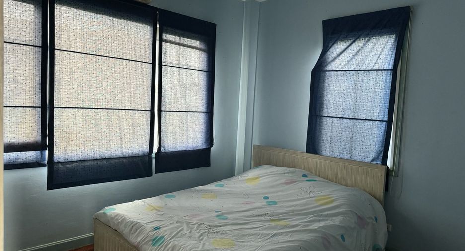 Haus zum Kauf mit 4 Zimmer in Bang Lamung, Chonburi