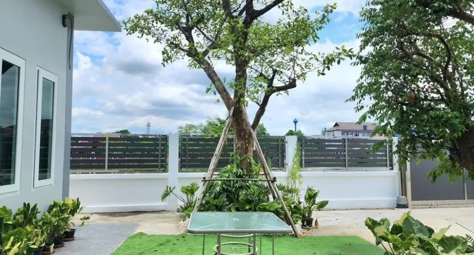 À vendre et à louer 4 chambres maison à Saraphi, Chiang Mai