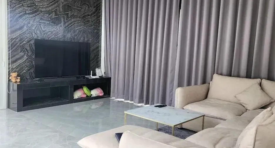 À vendre et à louer 4 chambres maison à Saraphi, Chiang Mai