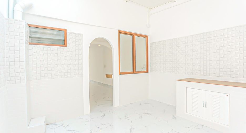 For sale 2 bedrooms townhouse in Lat Phrao, Bangkok