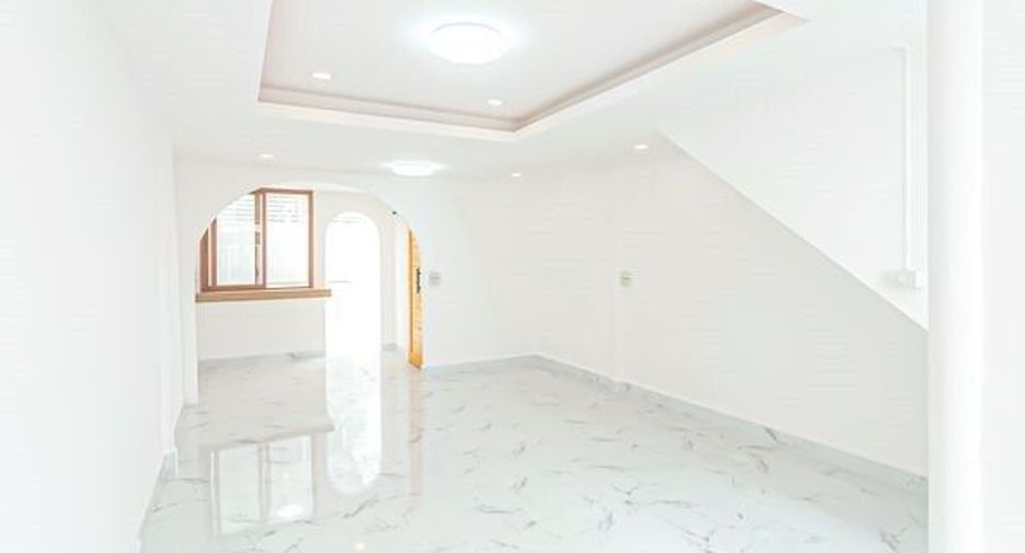 For sale 2 bedrooms townhouse in Lat Phrao, Bangkok