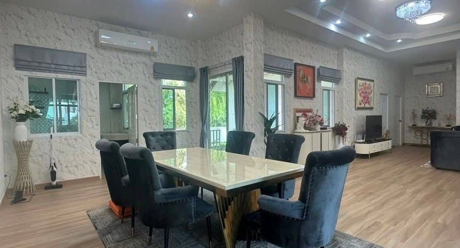 For rent 6 bedrooms villa in Bang Lamung, Chonburi