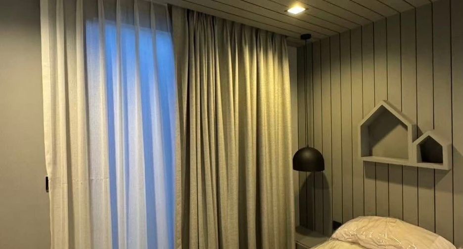 Casa en venta y en alquiler de 4 habitaciones en Huai Khwang, Bangkok
