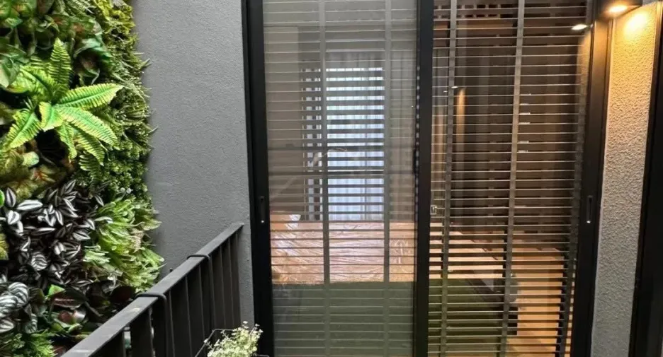Casa en venta y en alquiler de 4 habitaciones en Huai Khwang, Bangkok
