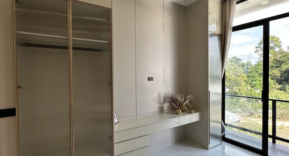 For sale 4 bedrooms townhouse in Bang Lamung, Chonburi