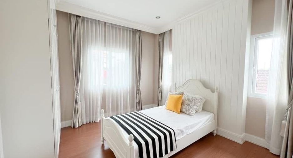 À louer 4 chambres villa à San Kamphaeng, Chiang Mai
