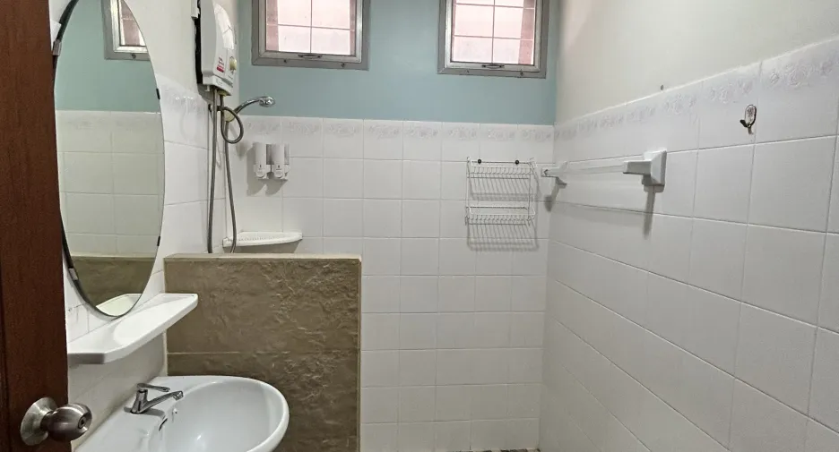 For rent 4 bedrooms townhouse in Hua Hin, Prachuap Khiri Khan