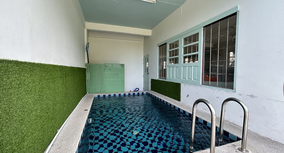 For rent 4 bedrooms townhouse in Hua Hin, Prachuap Khiri Khan