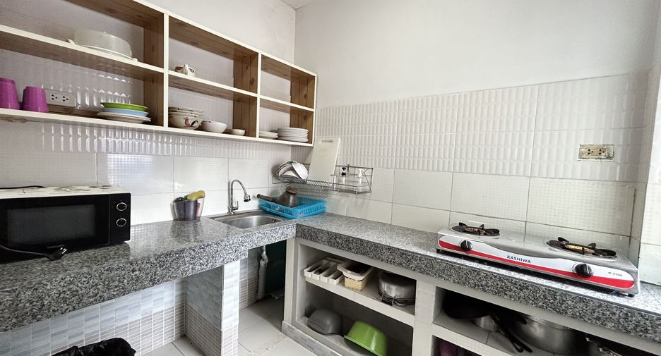 For rent 4 bedrooms townhouse in Hua Hin, Prachuap Khiri Khan