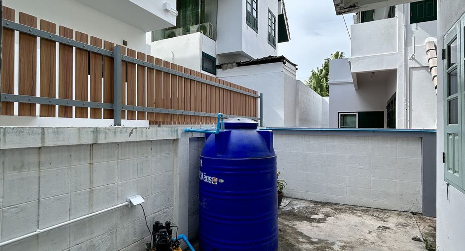 For rent 4 bedrooms townhouse in Hua Hin, Prachuap Khiri Khan