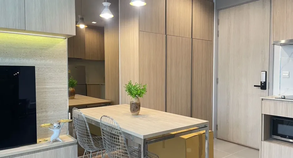 For sale and for rent 2 bedrooms condo in Phaya Thai, Bangkok