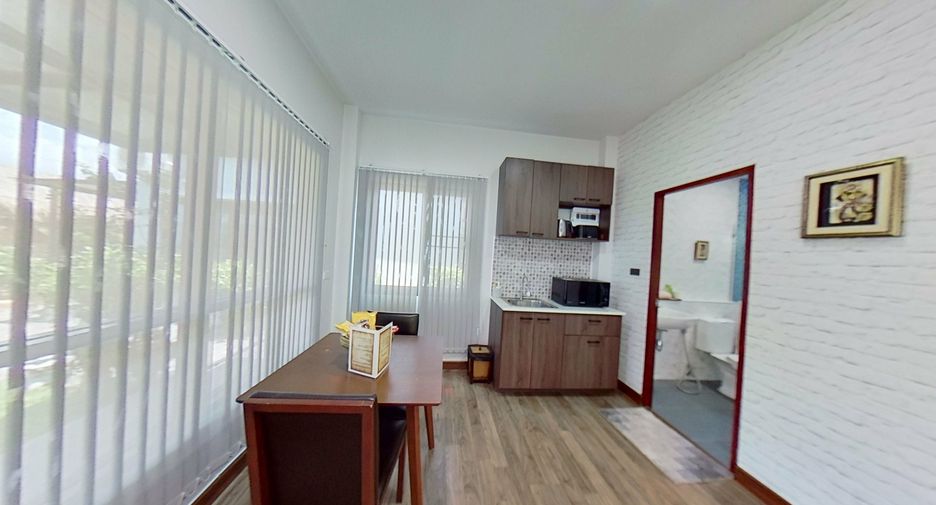 For sale 7 bedrooms villa in Saraphi, Chiang Mai