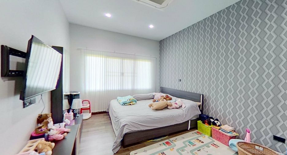 For sale 7 bedrooms villa in Saraphi, Chiang Mai