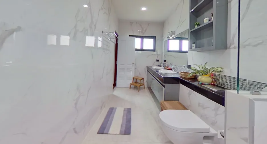 For sale 7 bedrooms villa in Saraphi, Chiang Mai