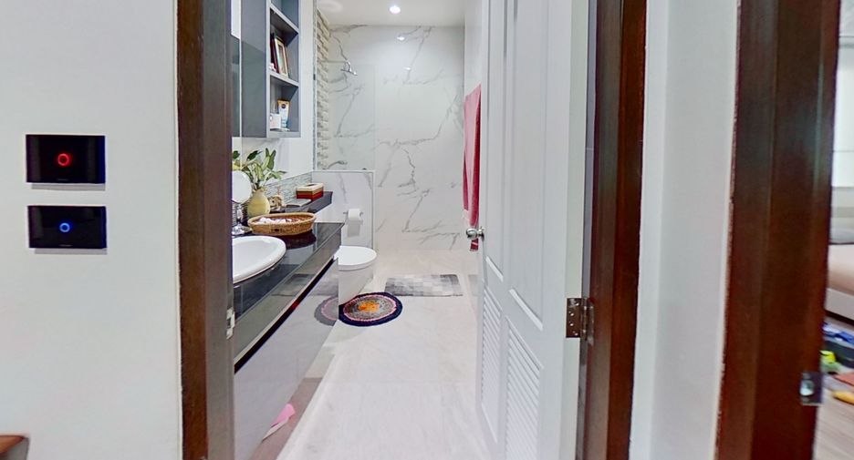 For sale 7 bedrooms villa in Saraphi, Chiang Mai