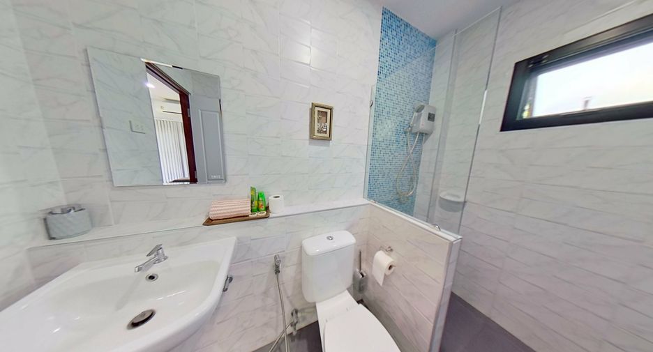 For sale 7 bedrooms villa in Saraphi, Chiang Mai
