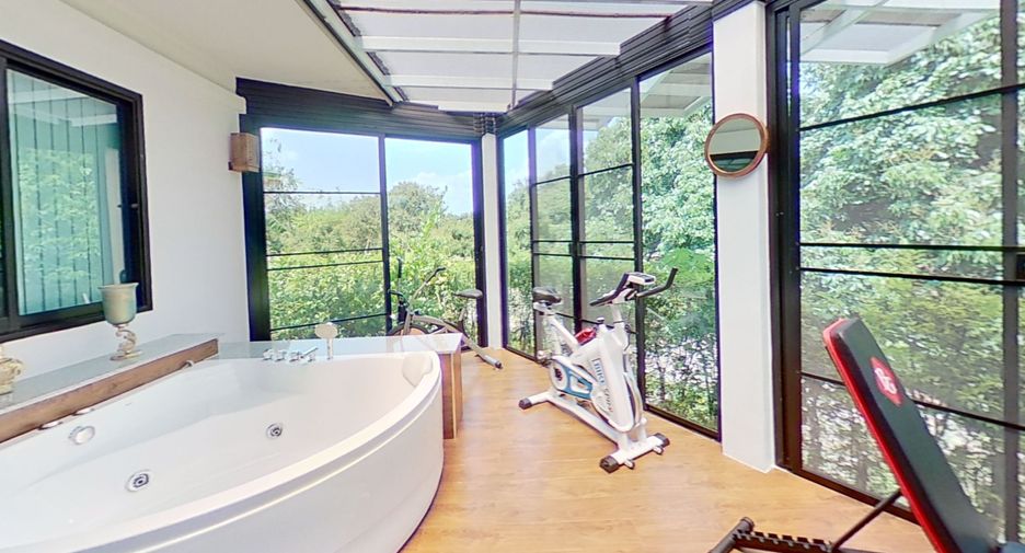 For sale 7 bedrooms villa in Saraphi, Chiang Mai