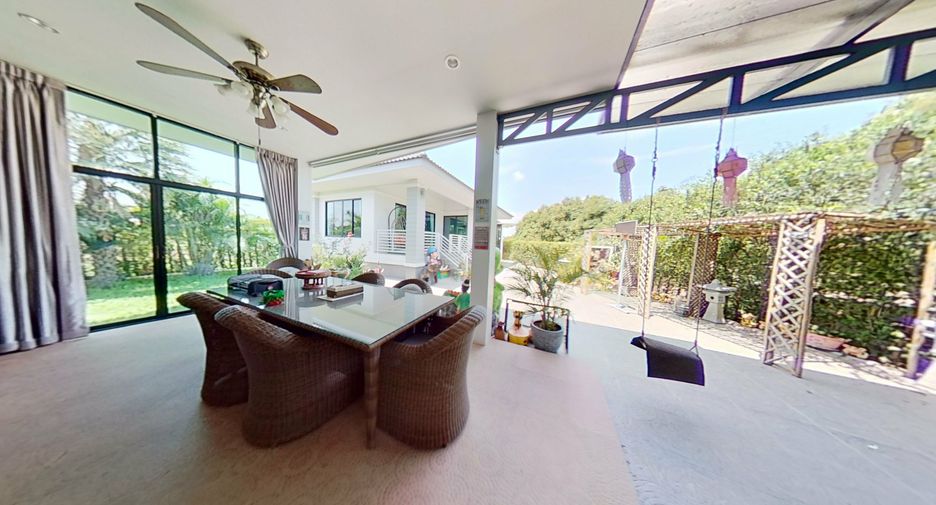 For sale 7 bedrooms villa in Saraphi, Chiang Mai
