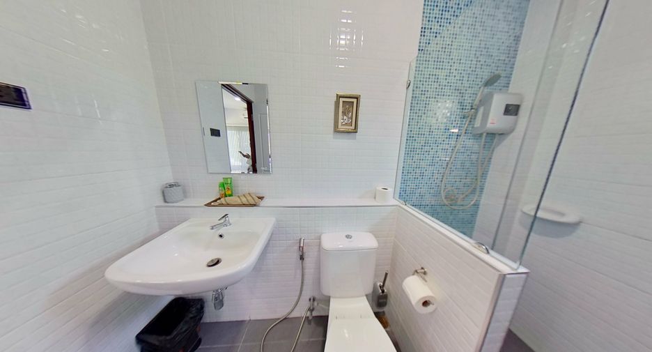For sale 7 bedrooms villa in Saraphi, Chiang Mai