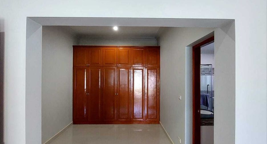 À louer 5 chambres villa à Bang Lamung, Chonburi