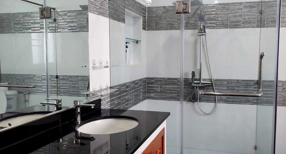 For rent 5 ベッドルーム villa in Bang Lamung, Chonburi