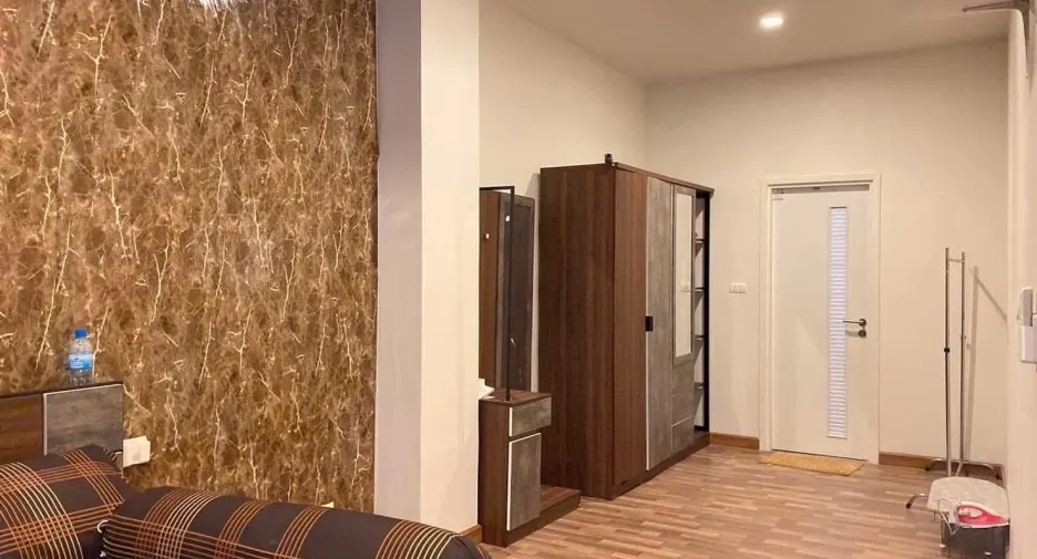 For rent 3 bedrooms townhouse in Hang Dong, Chiang Mai