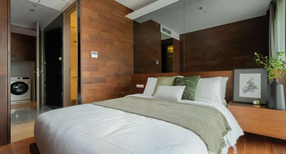 For sale 3 bedrooms condo in Phaya Thai, Bangkok