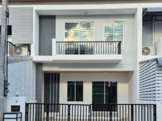 For Rent 3 Bedroom Townhouse In Saraphi, Chiang Mai